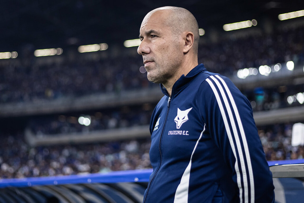 Leonardo Jardim não aprova arbitragem: 'Tem que haver respeito'